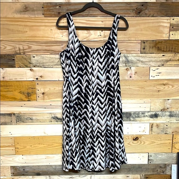 Connected Apparel size 16 Black, Tan, and White Chevron Print A-line Dress - Picture 1 of 7